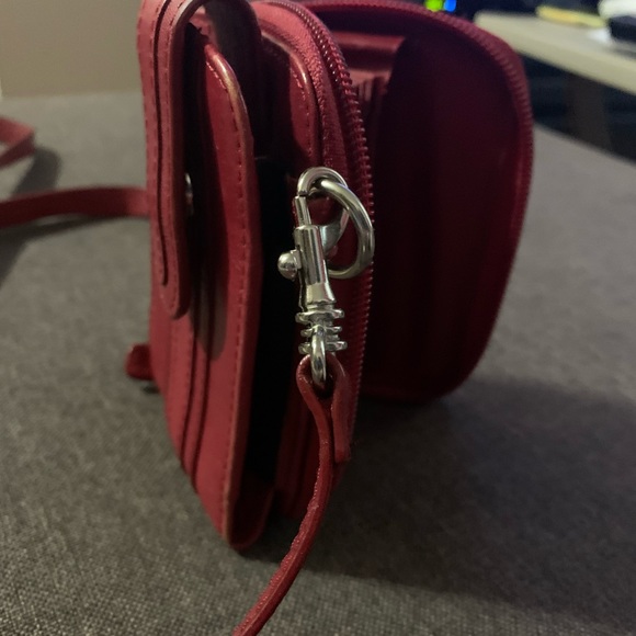 Vintage Danier Red Leather cell phone crossbody - Picture 3 of 4